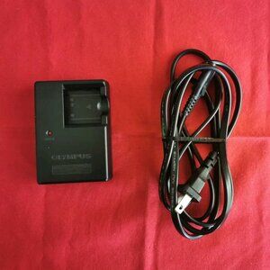 Genuine Olympus LI-40C Digital Camera Battery Charger, Untested